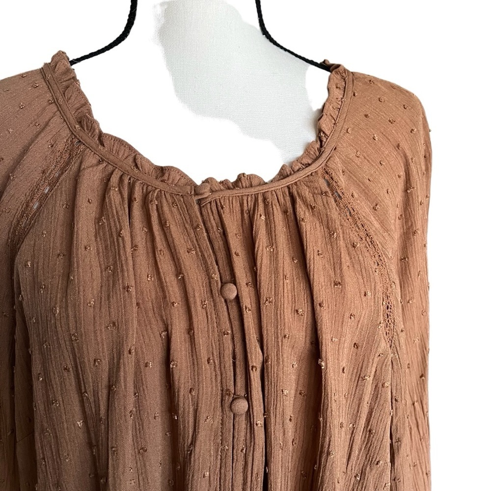 Torrid Boho Swis Dotted Rayon Blend Long Billowy Sleeves Blouse. Size 4 - Picture 4 of 8